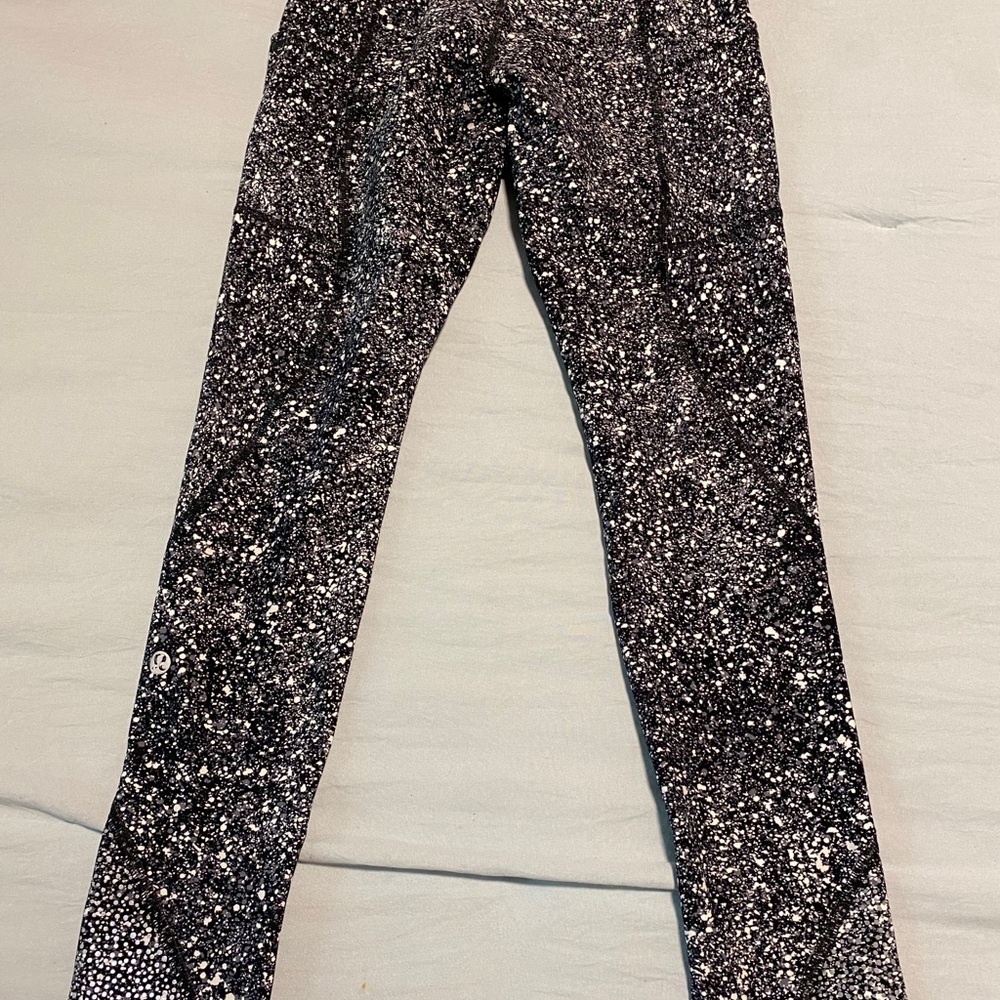Lululemon leggings size 6